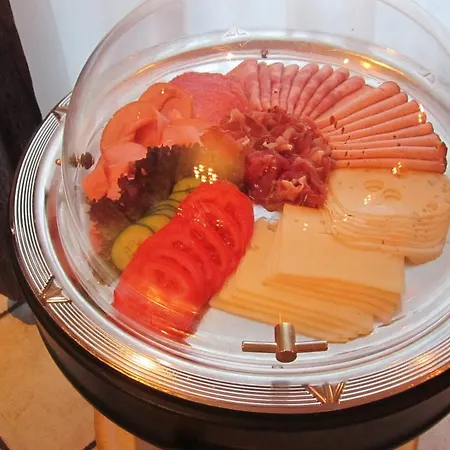 波斯特哈尔特酒店 *